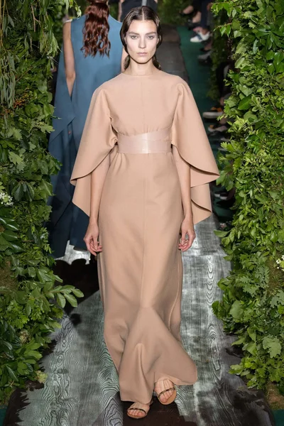 Look 27